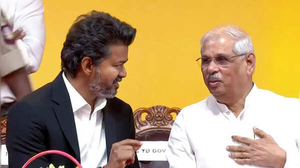 Grand swearing-in at Chennai stadium