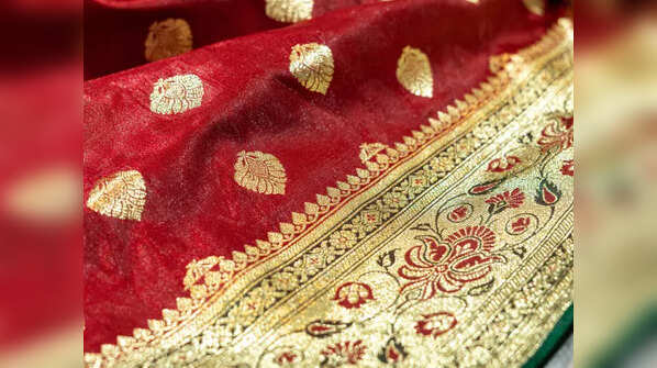 Flip the saree over
