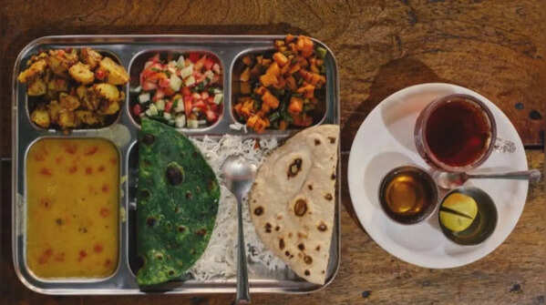 Avoid consuming food in stress or distraction