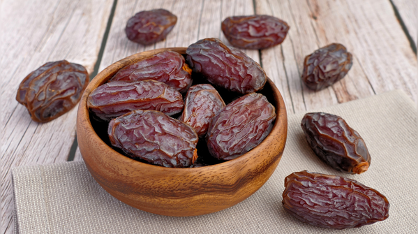 Eat dates before physical activity