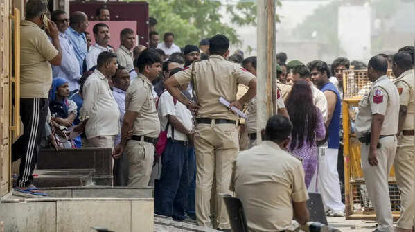 Centre hands over NEET-UG paper leak case to CBI