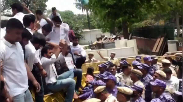 Students call for a transparent probe