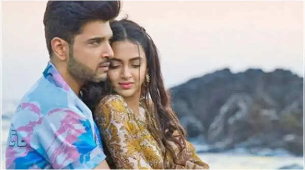 Karan Kundrra meets Tejasswi Prakash’s parents for the first time