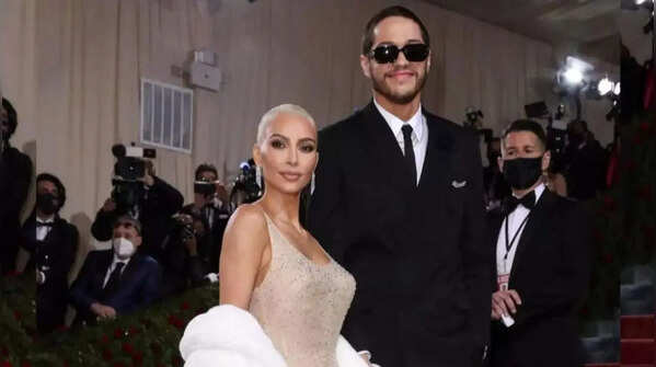 A Hollywood whirlwind romance