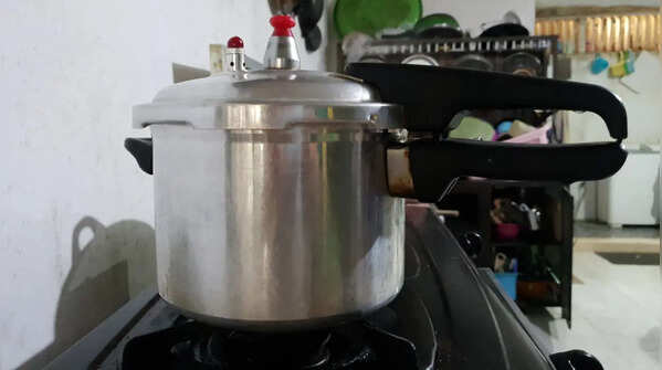 Risks of old pressure cooker
