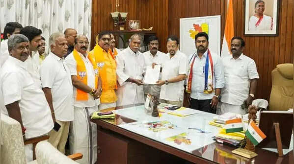 N. Rangaswamy meets Lieutenant Governor after the victory