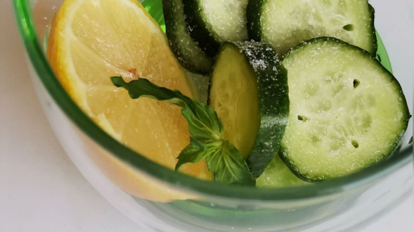 Lemon and cucumber DIY face pack
