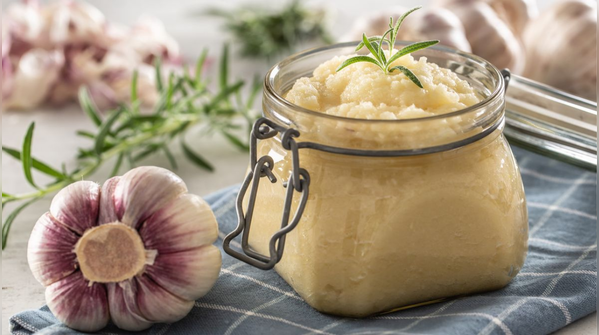 Garlic paste on acne