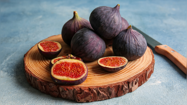 What are the nutrients present in Fig?