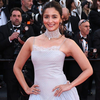Article image for: The gown added a <i class="tbold">touch</i> of drama