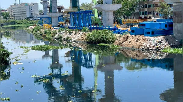 Large urban infrastructure project under construction
