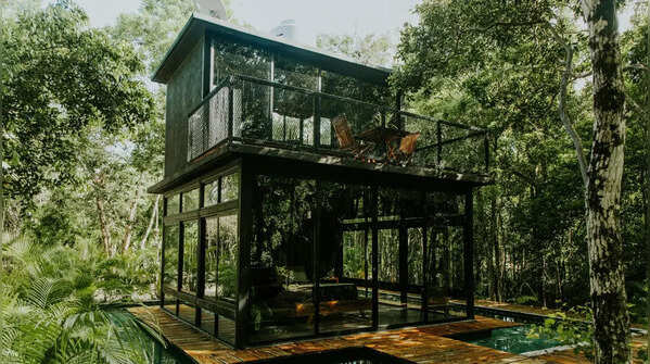 7 stunning glass houses worldwide that redefine modern living and architectural beauty