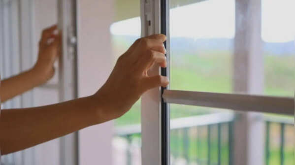 Try to keep windows half-open during dusty hours