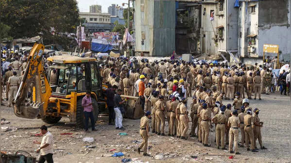 Heavy security deployment