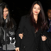 Leaving in signature all-black glam
