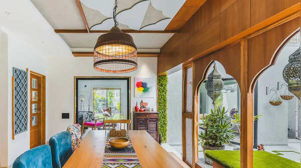 Adding jharokha decor and mirror decor