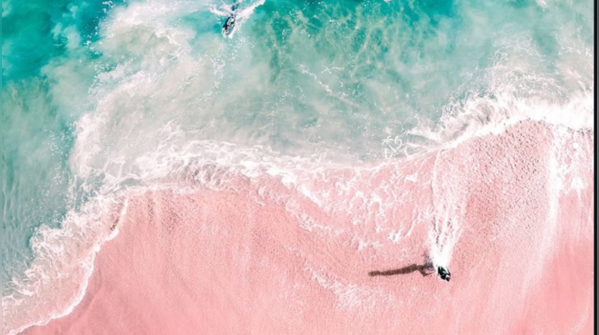 Pantai Merah (Pink Beach), Indonesia