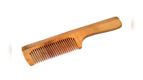 Helps Spread Natural Oils Through The Hair