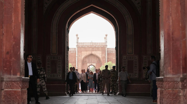 Rubio, wife take in 'wonder of the world' at Agra