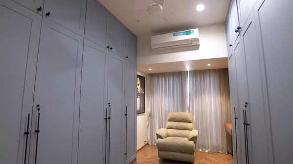 Walk-in wardrobe