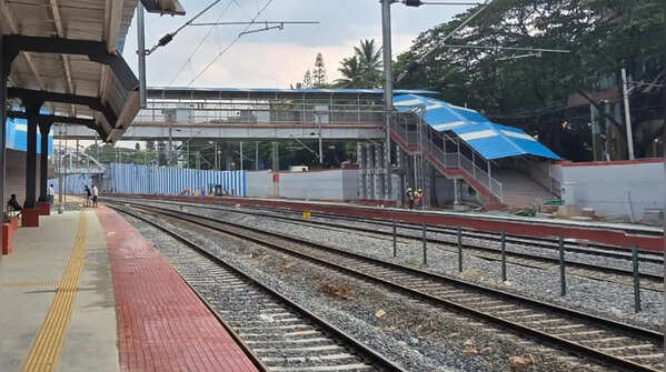 Express and memu services disrupted during construction