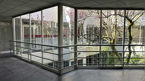Fabric laminated glass