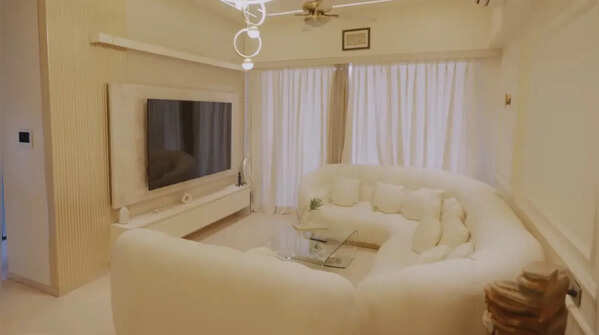 Massive living room