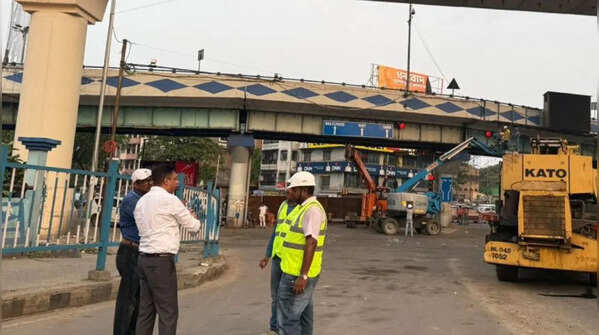 Girder launching work completed after traffic blocks