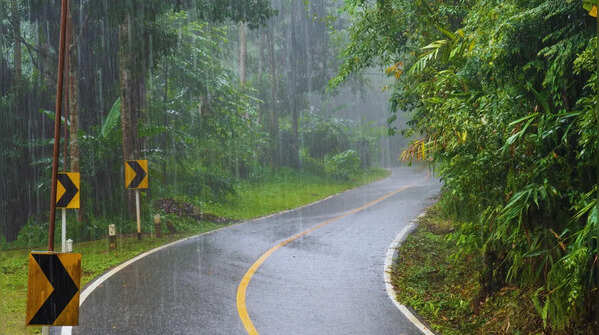 Places that receives highest rainfall in south India during monsoon season