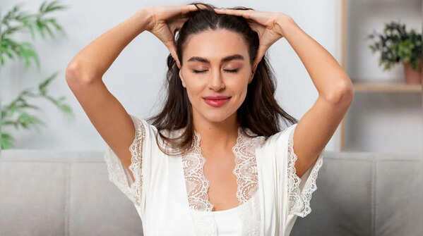 Simple home remedies that help<em></em>Massage your scalp with oils