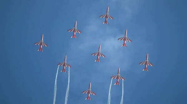 Loops, Barrel Rolls & Tricolour Smoke Trails