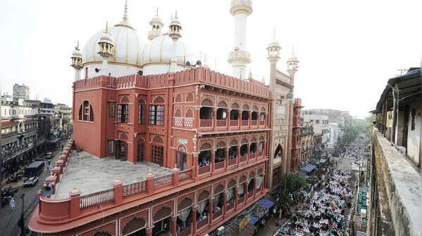 Kolkata mosque witnesses grand Eid-ul-Adha gatherings