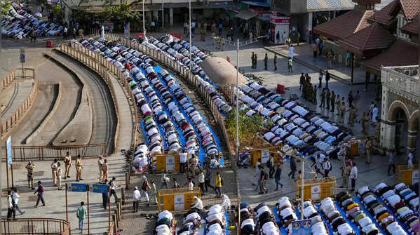 Mumbai streets fill with Eid-ul-Adha prayers
