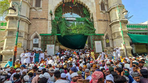 Ajmer Sharif Dargah sees massive Eid-ul-Adha crowd