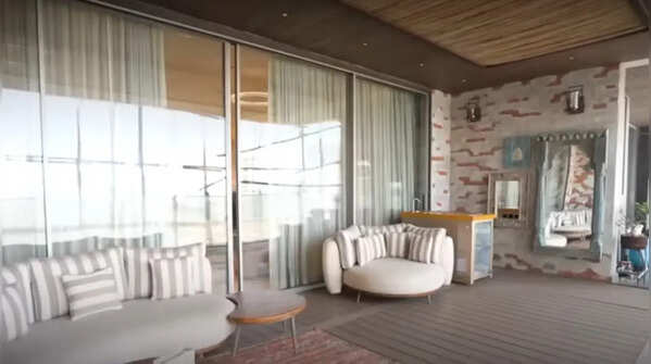 Balcony with a private pool