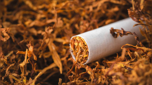 Do young people who smoke/vape have a chance of developing early signs of oral cancer too, or does it happen only among the older tobacco users?