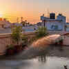 Pour water on the roof during the afternoon