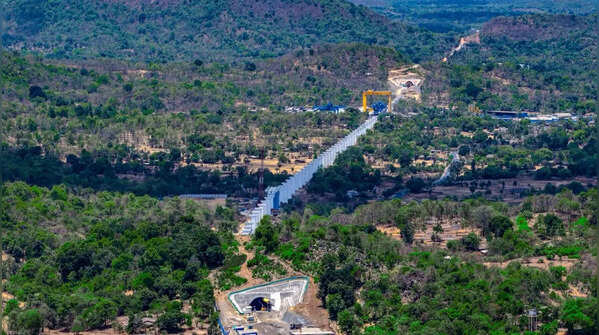 Bullet train project achieves another mountain tunnel breakthrough