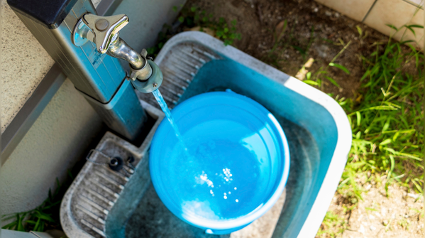 Buckets and bathtubs with water