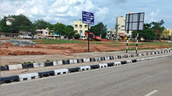 Bicycle lane developed along Major Arterial Road project