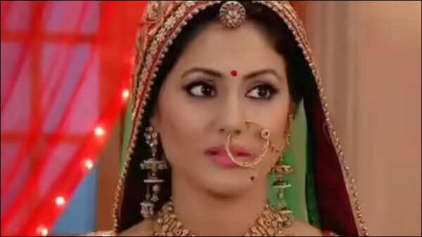 Hina Khan Photos