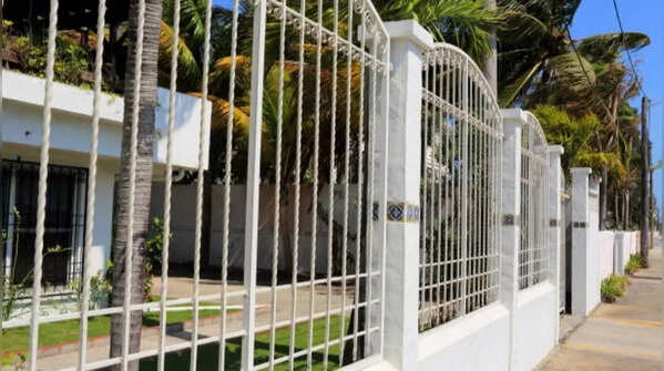 Metal grill boundary walls – safety and elegance