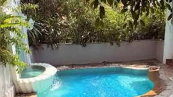 Private pool
