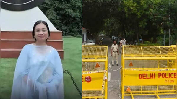 Delhi police at the crime scene