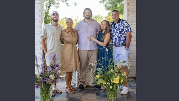 Mike Vrabel and wife Jen spotted together for the first time since Dianna  Russini scandal and they're all smiles | NFL News - The Times of India