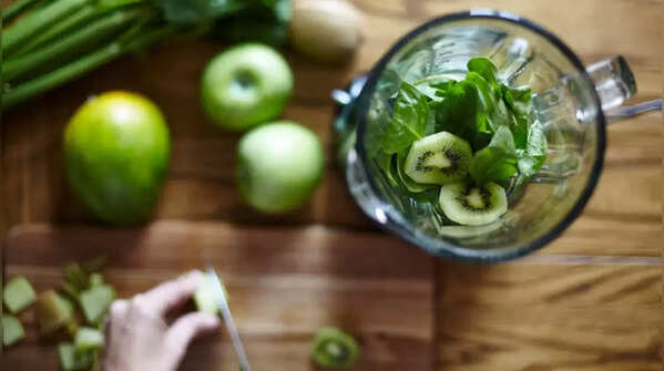 Extreme detoxes and cleanses that weaken the body