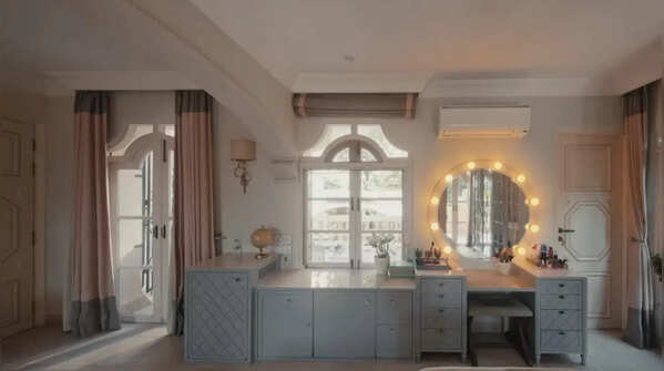 Glamorous vanity