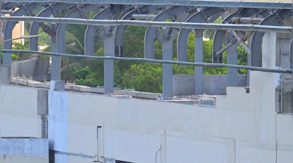 Roofing work highlights progress on elevated metro route
