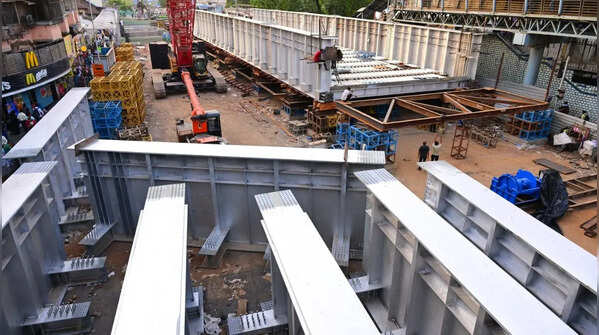 Steel girders arrive for Sion railway overbridge reconstruction