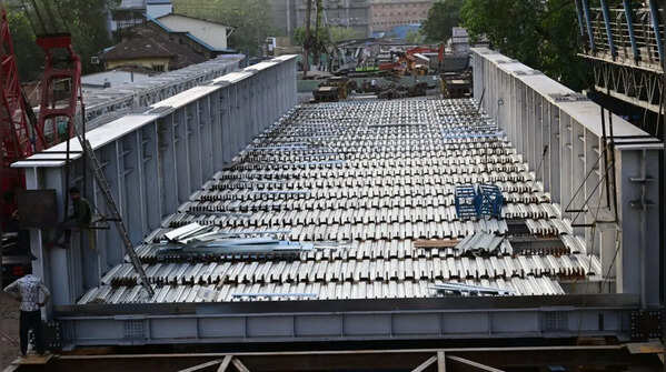Reconstruction work advances on Mumbai's century-old Sion bridge